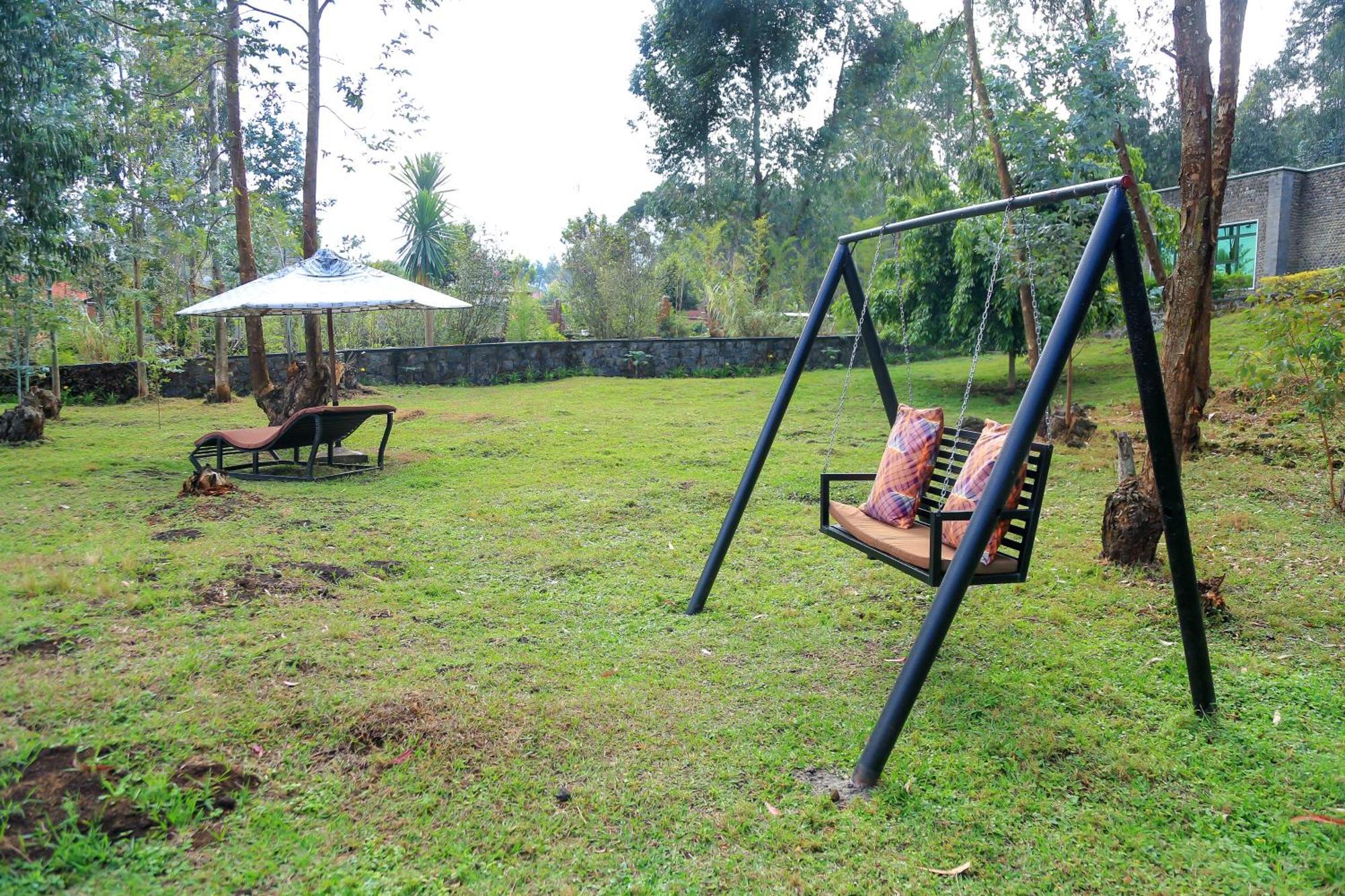 Karisimbi Cave Resort Ruhengeri ภายนอก รูปภาพ