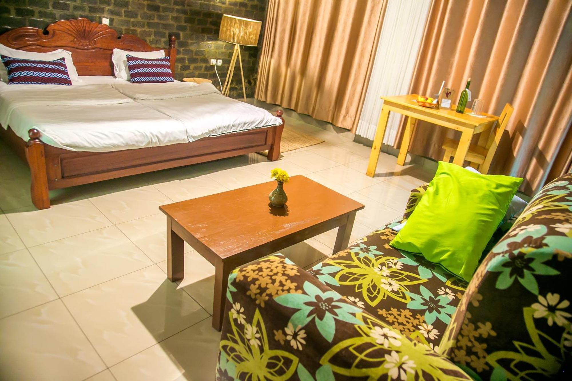 Karisimbi Cave Resort Ruhengeri ภายนอก รูปภาพ