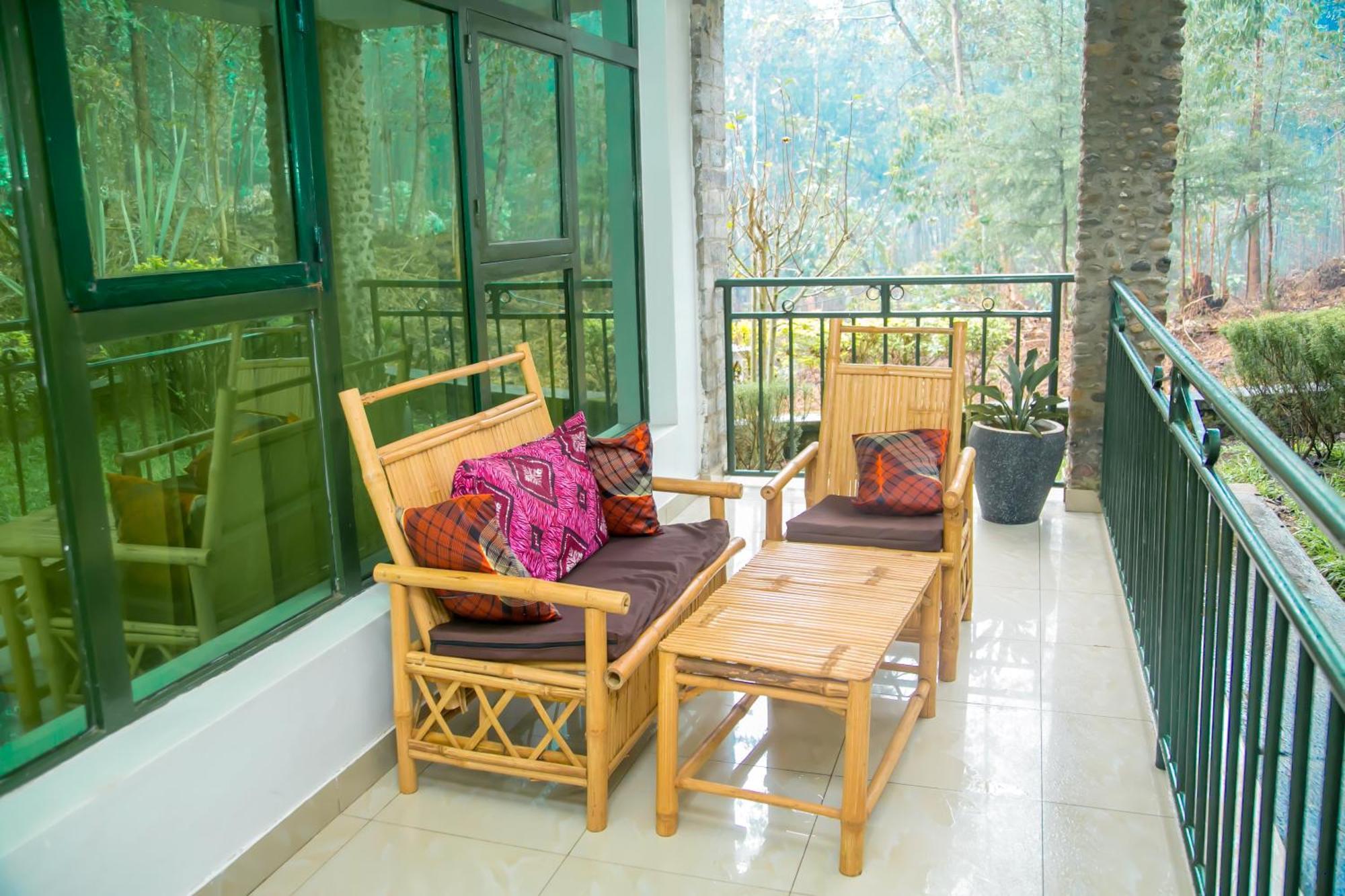 Karisimbi Cave Resort Ruhengeri ภายนอก รูปภาพ