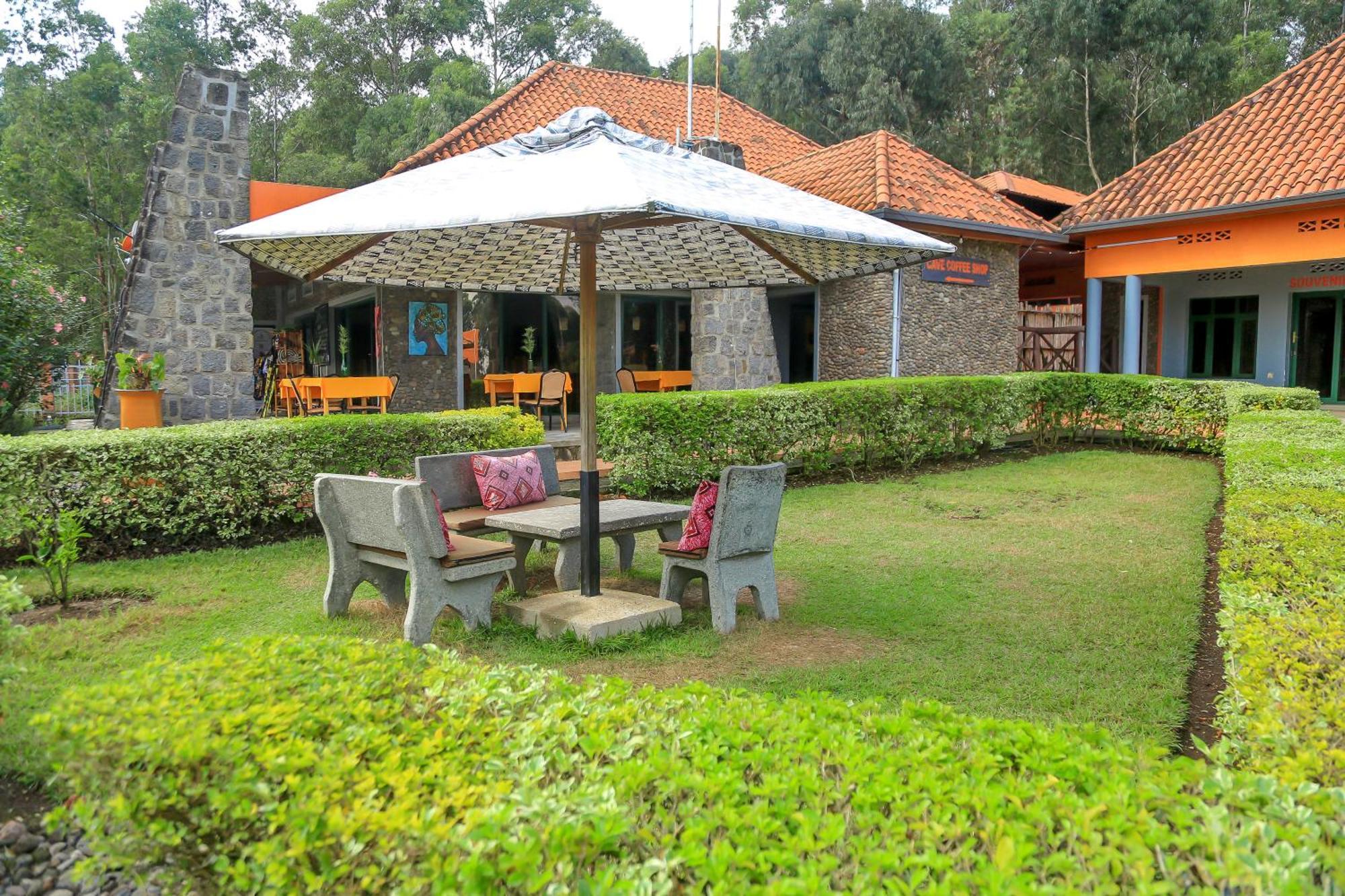 Karisimbi Cave Resort Ruhengeri ภายนอก รูปภาพ