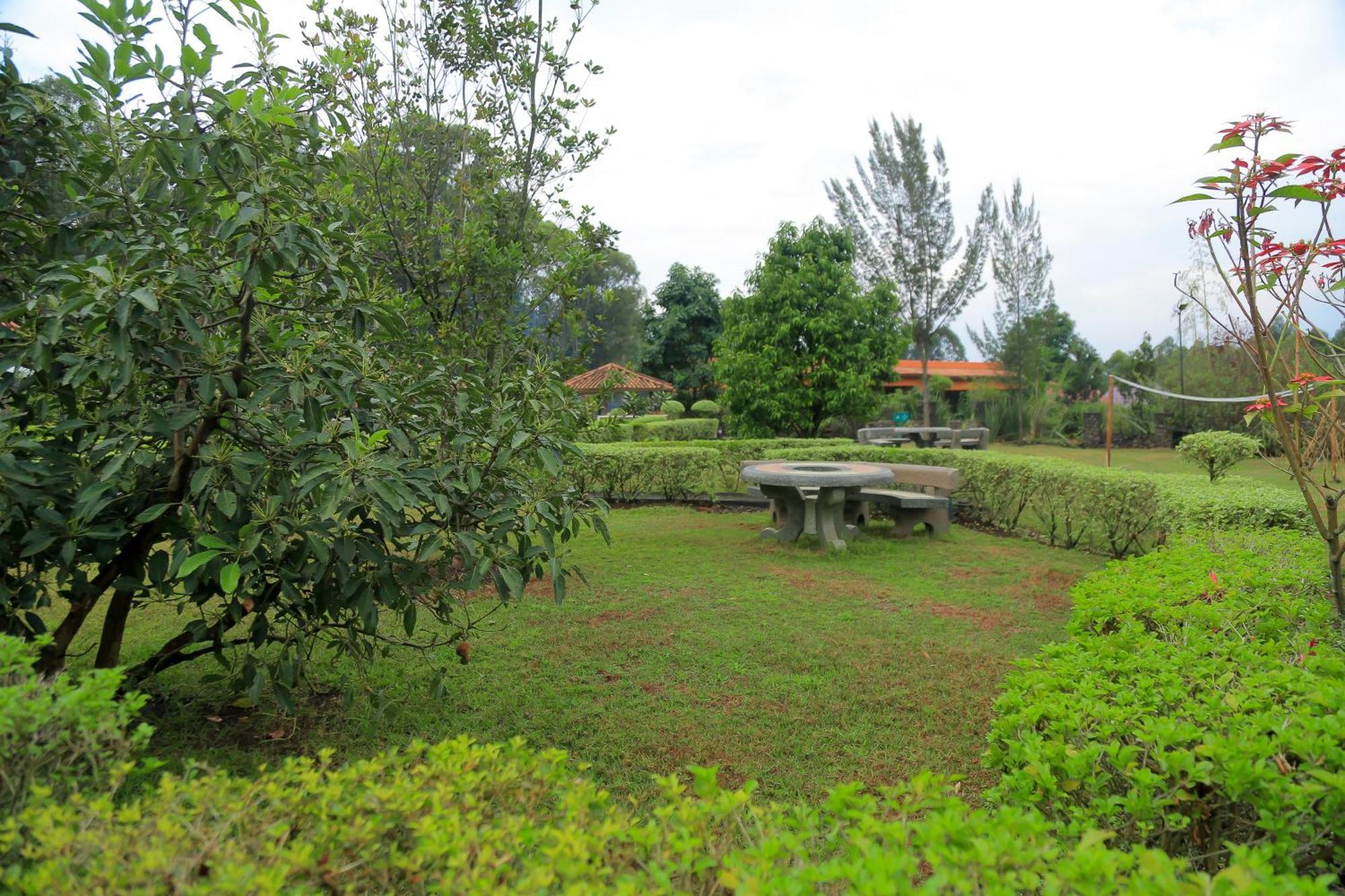 Karisimbi Cave Resort Ruhengeri ภายนอก รูปภาพ